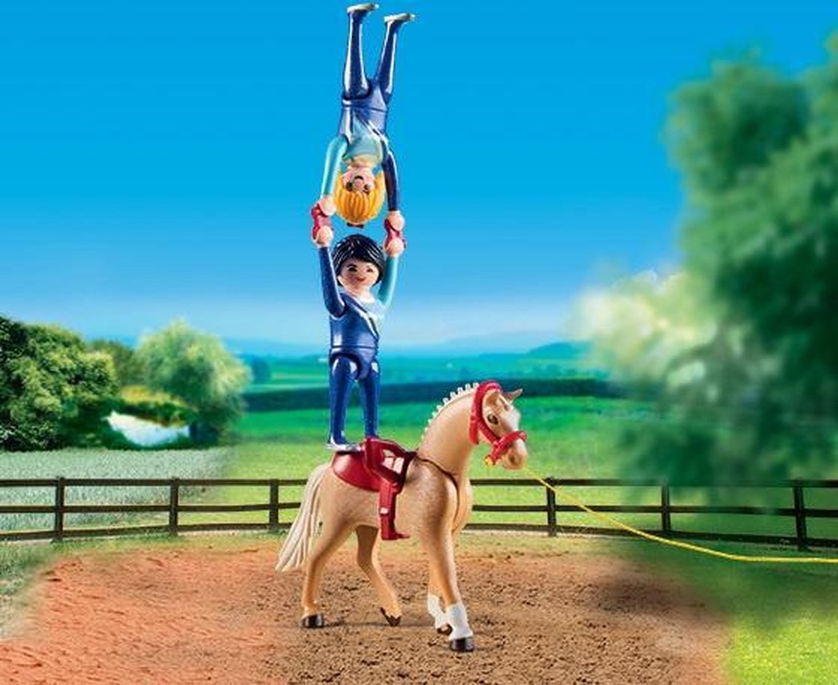 Country Voltigeteam met paard - 6933
